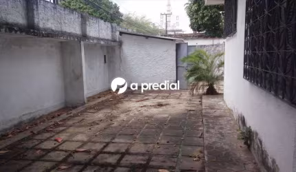 Casa comercial, carência a negociar para reforma.