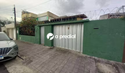 Oportunidade no Rodolfo Teófilo – Casa ampla com 4 quartos e 5 banheiros!