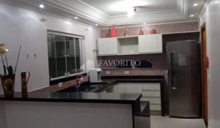 Casa com 3 suítes e edícula em Atibaia, SP