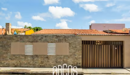 Casa no Bairro Aeroporto