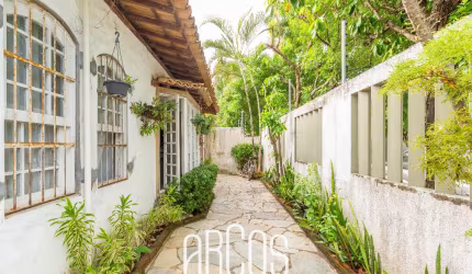 Casa com 4/4 próxima à Avenida Beira Mar e Empório Seu Bento, Farolândia