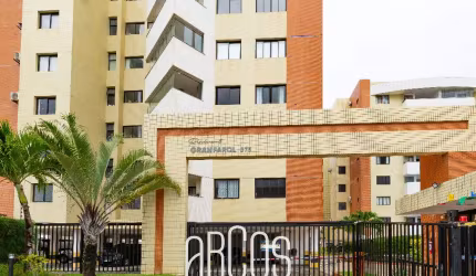 Apartamento no Residencial Gran Farol, no Bairro Coroa do Meio, 4 quartos