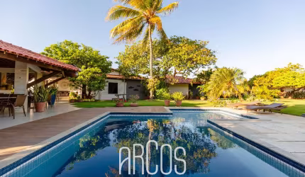 Casa no Robalo com 1.600m², 3 suítes