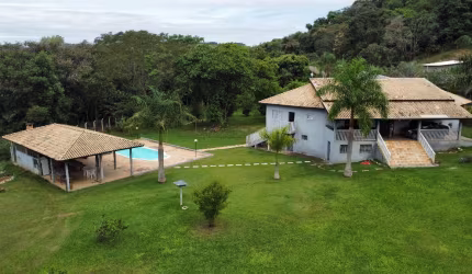 Linda Chácara de 10 mil metros a venda em Jacutinga -MG