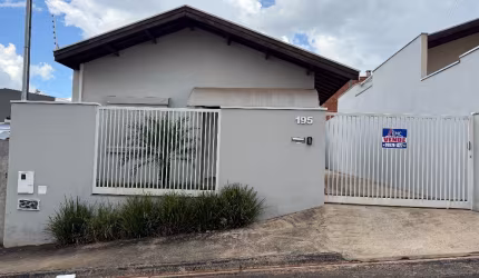 Linda casa a venda em Jacutinga-MG