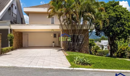 Casa à venda com 4 dormitórios sendo 2 Suítes, piscina, churrasqueira, 4 vagas, 387m²- Alphaville,