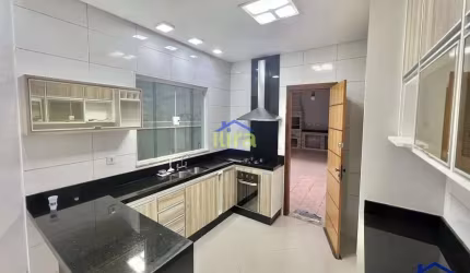 Casa à venda 4 Quartos, 4 Suites, 5 Vagas, 181M², Jardim das Flores, Osasco - SP