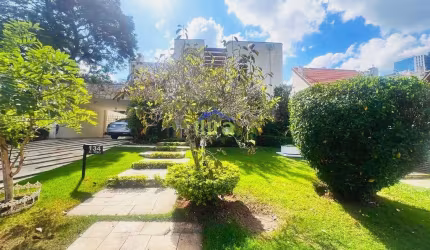 Casa à venda de 599M² , 4 Dormitórios, 4suítes, hidromassagem externa e 4 vagas no Residencial 2, A