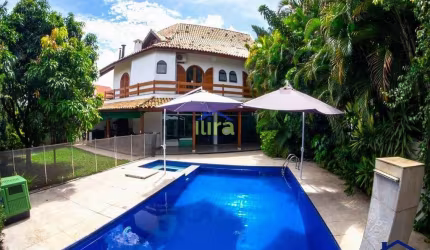 Casa à venda de 525M², 4 Dormitórios, 4 suítes, ar condicionado, 3 vagas no Residencial 5, Alphavil