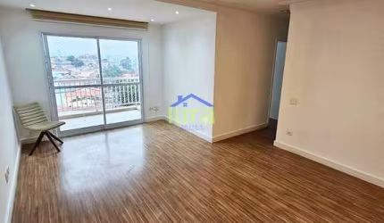 Apartamento à venda de 3 dormitórios sendo 1 suíte, 1 vaga de garagem, sacada com vista livre no Co
