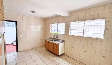 Casa para locação, com 3 dormitórios sendo 1 suíte, com 4 vagas de garagem, Vila Polopoli, São Paul