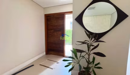 Casa à venda de 592M², 4 suítes, semi terrea, ambientes integrados, piscina e 6 vagas, no Residenci