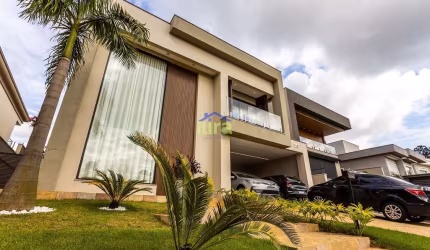 Belíssima casa mobiliada à venda de 441M, 4 Suítes, vista permanente, piscina, 4 vagas no Burle Mar