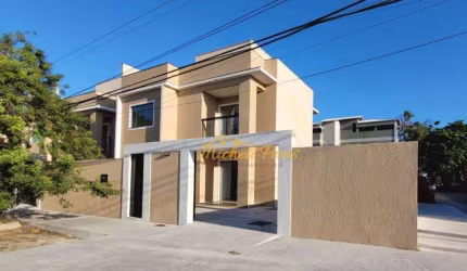 Maravilhosa casa triplex na quadra da praia de Costazul, com 3 quartos e terraço para uma gourmet, á venda - 110 m² - Costazul - Rio das Ostras/RJ