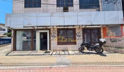 Loja composta por 240m² com excelente localização em frente a rodovia, próximo ao Centro de Rio Das Ostras/RJ.