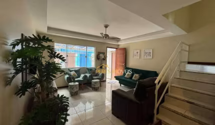 Casa triplex com 03 suítes, jardim bela vista/ Rio da Ostras. RJ.