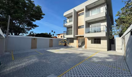 Apartamento garden térreo com 2 quartos à venda, localização privilegiada pois fica próximo de comércios do Centro e da praia - 73 m² - Centro.