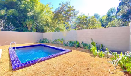 Casa em condomínio fechado com 3 quartos à venda na Via das Glicínias, 14, Granja Viana, Cotia, 245 m2 por R$ 1.490.000
