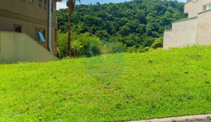 Declive com 490m² e vista eterna para APP