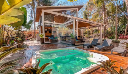 Casa em condomínio fechado com 4 quartos à venda na Rua das Samambaias, 747, Granja Viana, Carapicuíba, 596 m2 por R$ 2.870.000