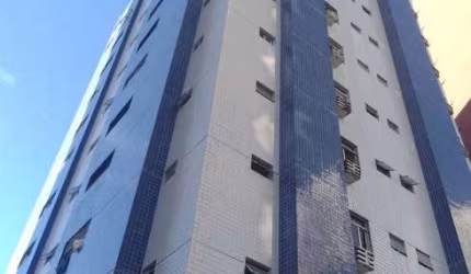 Cobertura com aproximadamente 240m2, 4 Quartos sendo 2 Suítes, Dep completa, 2 vagas de garagem!