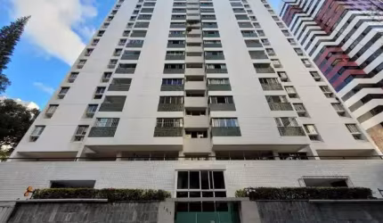 Apartamento com aproximadamente 120m2, 3 Quartos sendo 1 Suíte, Dep completa, 2 vagas!