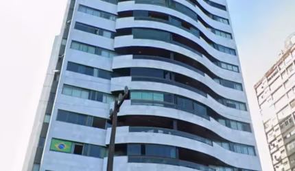 Apartamento com 180m2, 4 Quartos sendo 3 Suítes, 3 Vagas!