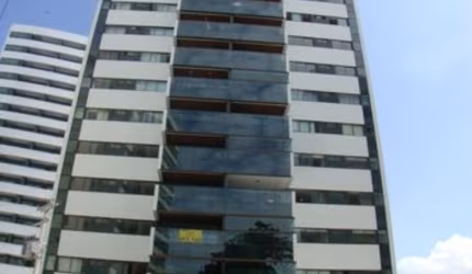 Apartamento com 177m2, 4 Quartos sendo 2 Suítes, 3 Vagas!