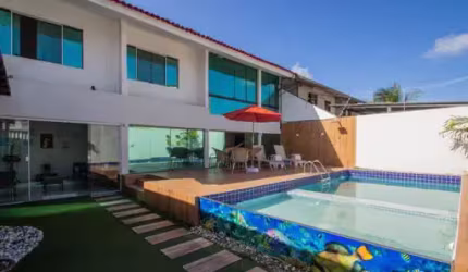 Casa Duplex com piscina a venda em piedade