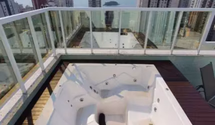 Cobertura com vista mar á venda em Balneário Camboriú