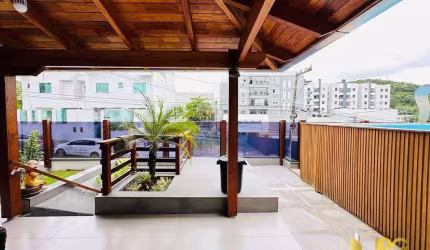 Casa com 3 dormitórios à venda, 125 m² por R$ 2.500.000,00 - Ariribá - Balneário Camboriú/SC
