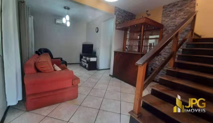 Alugo casa comercial com 3 quartos em Balneário Camboriú