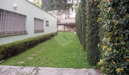 Casa térrea com 4 quartos à venda em Jardim Franca - SP