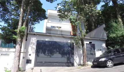 Casa com 4 quartos à venda em Vila Albertina - SP