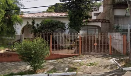 Casa térrea com 3 quartos à venda em Vila Monumento - SP