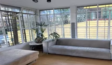Casa com 8 quartos à venda em Saúde - SP