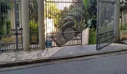 Sobrado com 6 quartos à venda em Vila Albertina - SP