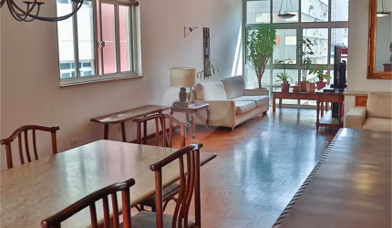 Apartamento com 3 quartos à venda em Bela Vista - SP