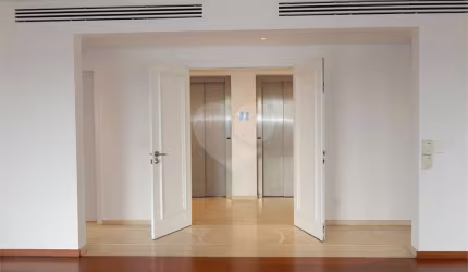 Apartamento com 4 quartos à venda em Moema - SP