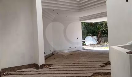 Sobrado com 4 quartos à venda em Morumbi - SP