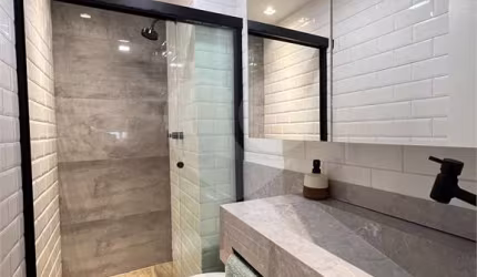 Apartamento com 1 quartos à venda em Cambuci - SP