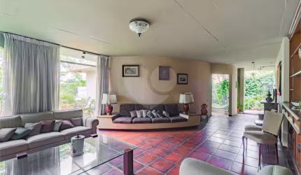 Casa com 6 quartos à venda ou para locação em Jardim Guedala - SP