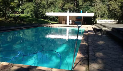 Casa térrea com 4 quartos à venda ou para locação em Jardim Das Pedras - SP