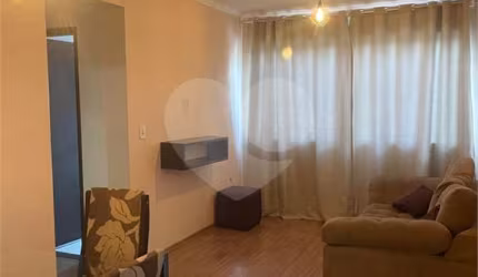 Apartamento com 2 quartos à venda em Jardim Pinheiros - SP