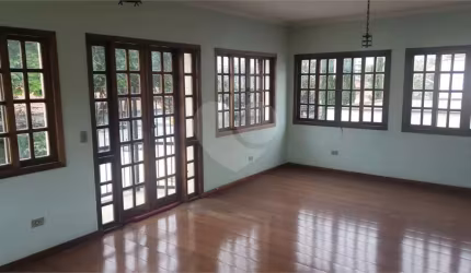 Sobrado com 4 quartos à venda ou para locação em Vila Congonhas - SP