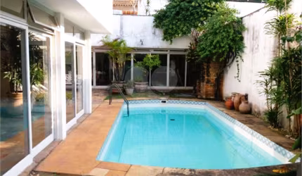 Casa com 6 quartos à venda ou para locação em Jardim Guedala - SP