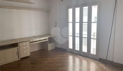 Apartamento com 1 quartos à venda ou para locação em República - SP