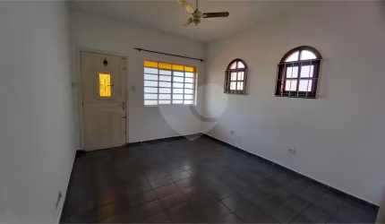 Casa com 2 quartos à venda em Vila Hamburguesa - SP