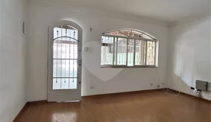 Sobrado com 2 quartos à venda ou para locação em Barra Funda - SP