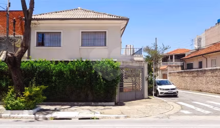 Sobrado com 3 quartos à venda ou para locação em Bom Retiro - SP